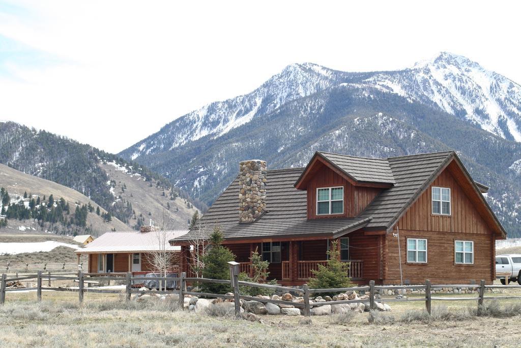 Montana Spirit Guest Lodge Cliff Lake Dış mekan fotoğraf