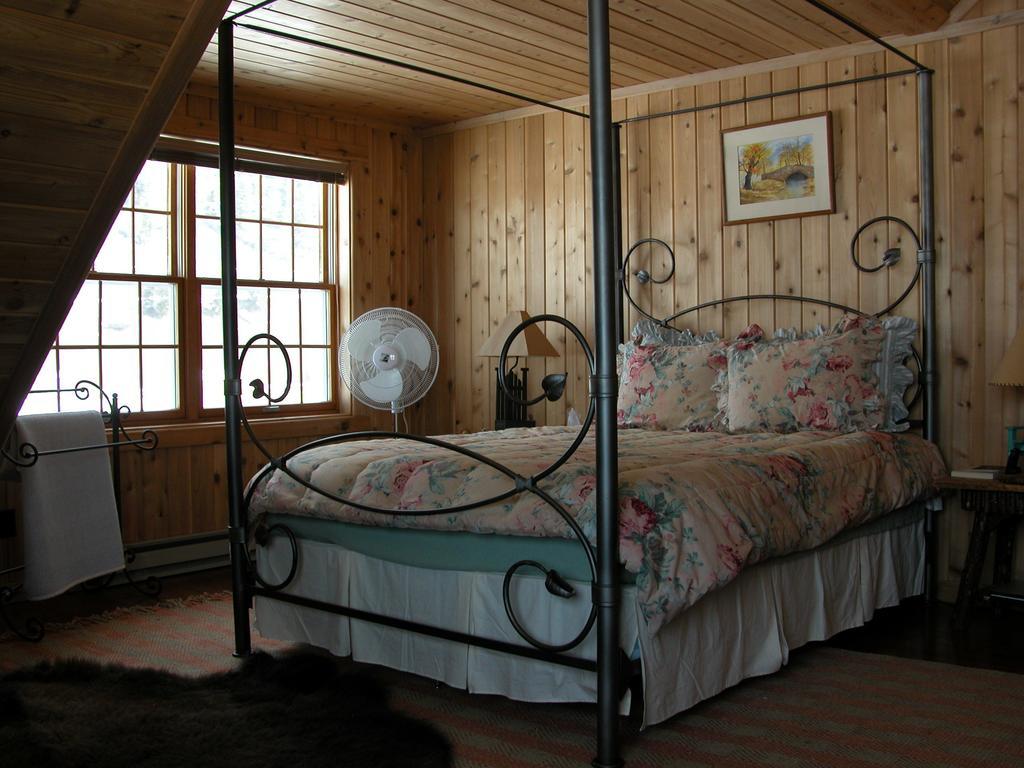 Montana Spirit Guest Lodge Cliff Lake Oda fotoğraf