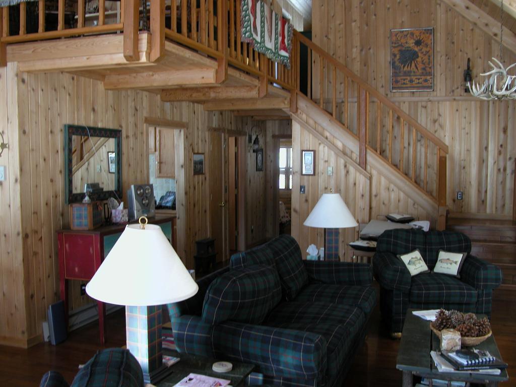 Montana Spirit Guest Lodge Cliff Lake Oda fotoğraf